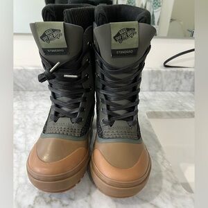 Vans mte boots sz 6.5 men
